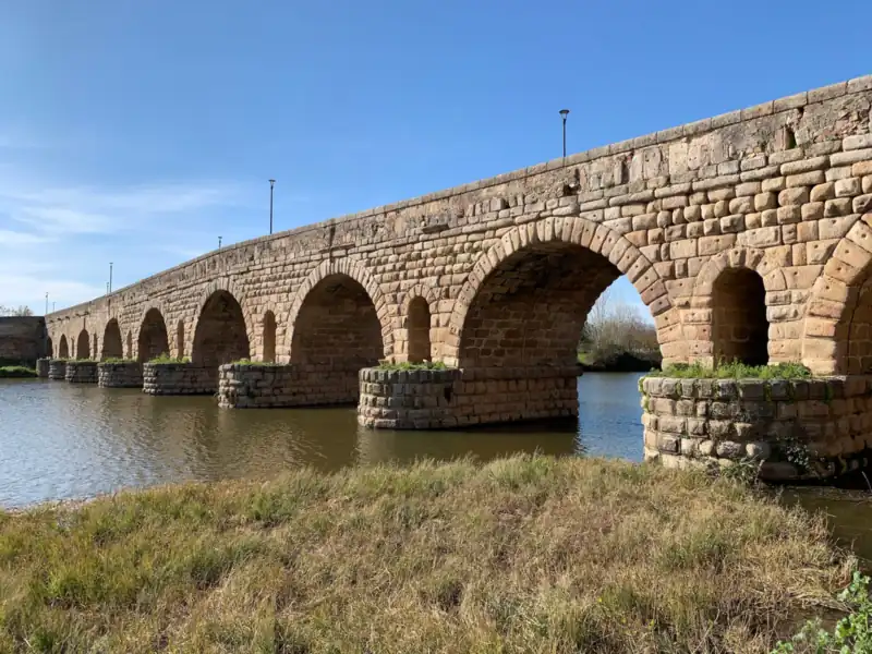 Puente romano sobre el río Guadiana en Mérida